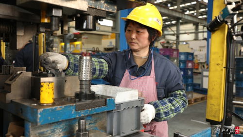 龙年首个工作日,上海工业制造企业全面开工