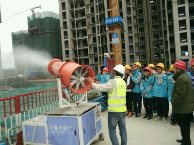 建筑工程施工专业学生到大同集中安置房建设工程工地参观学习